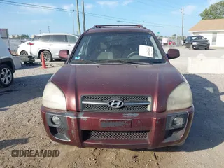 2008 Hyundai Tucson SE with VIN KM8JN12D28U913130, listed as a IAAI auction lot 41915402 with 208,907 mi miles. Bid and sale history available at carsss.com. Image 13.