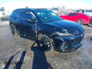 2020 Chevrolet Blazer RS z VIN 3GNKBKRS7LS654369, wystawiony jako IAAI lot #41319990 z przebiegiem 57 247 mil mil oraz . Historia ofert i sprzedaży dostępna na DreamBid. Obrazek 1.