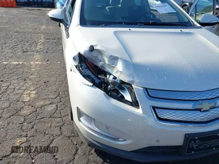 2012 Chevrolet Volt with VIN 1G1RD6E45CU108372, listed as a IAAI auction lot 41533267 with 134,332 mi miles and . Bid and sale history available at carsss.com. Image 6.