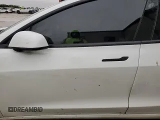 2023 Tesla Model 3 z VIN 5YJ3E1EA9PF510588, wystawiony jako Copart lot #51860125 z przebiegiem Nie podano mil oraz Czysty tytuł • Clean title. Historia ofert i sprzedaży dostępna na DreamBid. Obrazek 7.