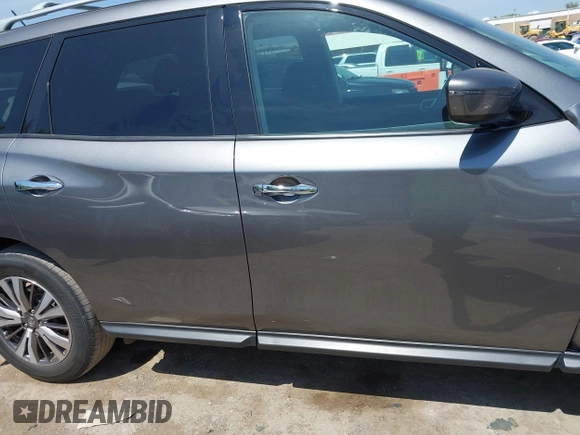 2018 Nissan Pathfinder SL with VIN 5N1DR2MN8JC659125, listed as a IAAI auction lot 42033651 with 120,934 mi miles and . Bid and sale history available at DreamBid. Image 13.