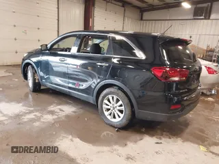 2019 Kia Sorento LX V6 with VIN 5XYPGDA58KG522979, listed as a IAAI auction lot 41553101 with 44,287 mi miles. Bid and sale history available at carsss.com. Image 3.