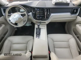 2018 Volvo XC60 Momentum with VIN LYV102RK5JB116738, listed as a Copart auction lot 71602444 with 53,916 mi miles and Salvage title. Bid and sale history available at DreamBid. Image 8.
