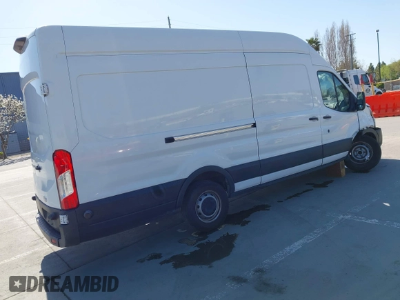 2018 Ford Transit with VIN 1FTYR3XM0JKB05503, listed as a IAAI auction lot 41979147 with 182,903 mi miles. Bid and sale history available at carsss.com. Image 4.