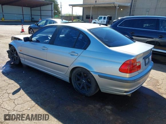 1999 BMW 3 Series 323i with VIN WBAAM3339XCD56164, listed as a IAAI auction lot 41867053 with 233,154 mi miles. Bid and sale history available at carsss.com. Image 3.