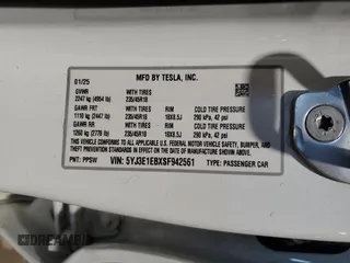 2025 Tesla Model 3 Long Range z VIN 5YJ3E1EBXSF942561, wystawiony jako Copart lot #52961935 z przebiegiem 5 911 mil mil oraz Szkoda całkowita • Salvage title. Historia ofert i sprzedaży dostępna na DreamBid. Obrazek 12.