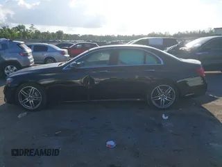 2018 Mercedes-Benz E-Class E 300 with VIN WDDZF4JB2JA328888, listed as a IAAI auction lot 41801938 with 33,470 mi miles. Bid and sale history available at carsss.com. Image 15.