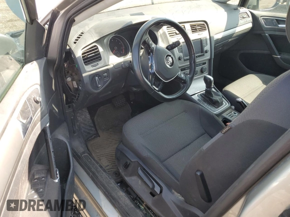 2017 Volkswagen Golf S z VIN 3VW017AU1HM524156, wystawiony jako Copart lot #61099395 z przebiegiem 24 038 mil mil oraz Czysty tytuł • Clean title. Historia ofert i sprzedaży dostępna na DreamBid. Obrazek 8.