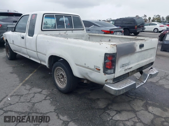 1992 Toyota Pickup DLX with VIN JT4RN93P9N5064411, listed as a IAAI auction lot 41787535 with 170,294 mi miles and . Bid and sale history available at DreamBid. Image 3.