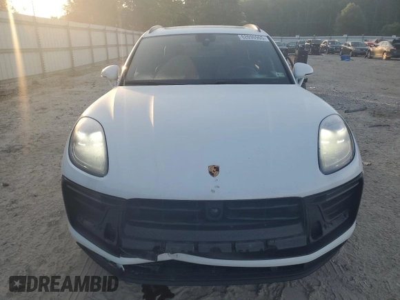 2022 Porsche Macan with VIN WP1AA2A52NLB11435, listed as a Copart auction lot 62090965 with 24,382 mi miles and Salvage title. Bid and sale history available at DreamBid. Image 5.