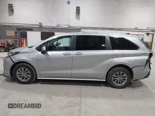 2021 Toyota Sienna LE with VIN 5TDKRKEC9MS043624, listed as a IAAI auction lot 41905045 with 63,993 mi miles. Bid and sale history available at carsss.com. Image 14.