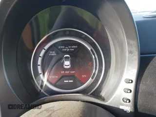 2013 FIAT 500e z VIN 3C3CFFGE7DT744353, wystawiony jako IAAI lot #42257126 z przebiegiem 61 567 mil mil oraz . Historia ofert i sprzedaży dostępna na DreamBid. Obrazek 7.