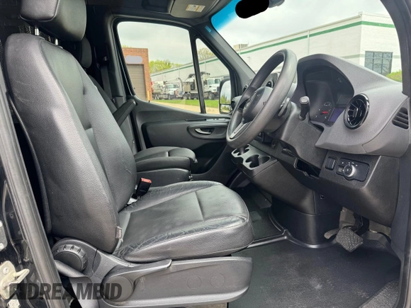 2020 Mercedes-Benz Sprinter Cargo Cargo with VIN W1W4EDHY3LT023378, listed as a Copart auction lot 56260055 with 485,694 mi miles and Clean Title. Bid and sale history available at DreamBid. Image 9.