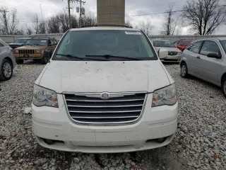 2010 Chrysler Town & Country Touring Plus with VIN 2A4RR8D10AR430966, listed as a Copart auction lot 55720095 with 170,128 mi miles and Clean Title. Bid and sale history available at DreamBid. Image 5.