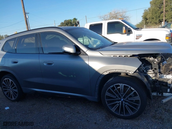 2024 BMW X1 xDrive28i with VIN WBX73EF01R5Y96984, listed as a IAAI auction lot 41355068 with 9,714 mi miles. Bid and sale history available at carsss.com. Image 13.