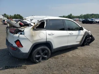2016 Jeep Cherokee Altitude z VIN 1C4PJMCB7GW218718, wystawiony jako Copart lot #59789355 z przebiegiem Nie podano mil oraz Nie do naprawy • Non repairable. Historia ofert i sprzedaży dostępna na DreamBid. Obrazek 3.