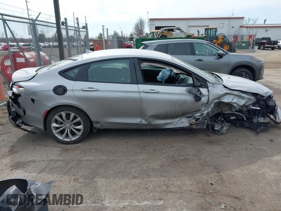 2015 Chrysler 200 S z VIN 1C3CCCBB9FN702905, wystawiony jako IAAI lot #41825157 z przebiegiem 96 642 mil mil oraz . Historia ofert i sprzedaży dostępna na DreamBid. Obrazek 13.