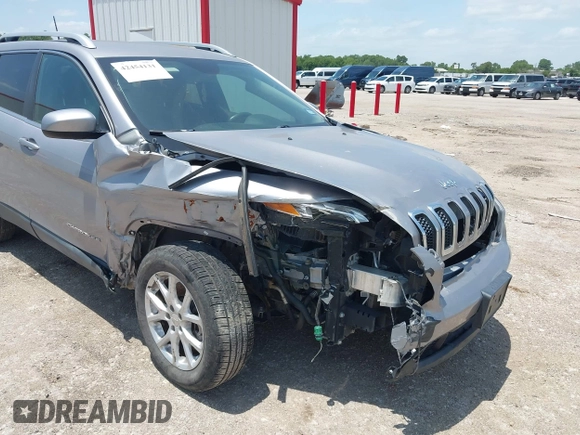 2018 Jeep Cherokee Latitude z VIN 1C4PJLCB2JD596149, wystawiony jako IAAI lot #42454131 z przebiegiem 86 393 mil mil oraz . Historia ofert i sprzedaży dostępna na DreamBid. Obrazek 6.