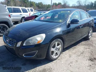 2013 Volvo S60 T5 Premier with VIN YV1612FS8D2218879, listed as a IAAI auction lot 41998703 with 139,085 mi miles. Bid and sale history available at carsss.com. Image 2.