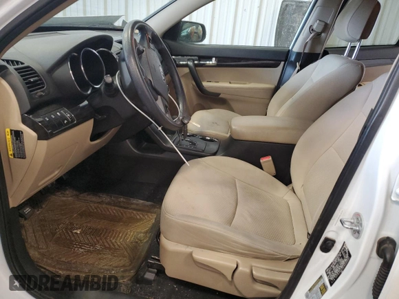 2012 Kia Sorento LX with VIN 5XYKT3A18CG233549, listed as a Copart auction lot 52532305 with 163,735 mi miles and Non Repairable. Bid and sale history available at DreamBid. Image 7.
