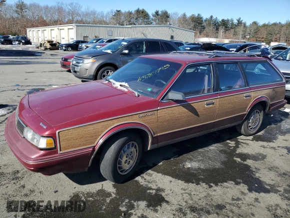 1993 Oldsmobile Cutlass z VIN 1G3AJ85N8P6362475, wystawiony jako Copart lot #45789795 z przebiegiem 103 756 mil mil oraz Tytuł czysty. Historia ofert i sprzedaży dostępna na DreamBid. Obrazek 1.