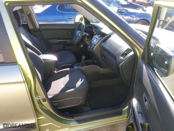 2011 Kia Soul ! with VIN KNDJT2A28B7344175, listed as a IAAI auction lot 41894867 with 198,276 mi miles. Bid and sale history available at carsss.com. Image 5.
