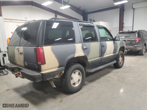 1998 Chevrolet Tahoe with VIN 1GNEK13R7WJ308146, listed as a Copart auction lot 87843305 with 180,920 mi miles and Clean Title. Bid and sale history available at carsss.com. Image 3.