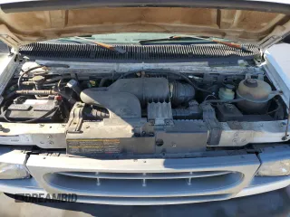 2000 Ford Econoline Cargo z VIN 1FTRE14L2YHB70344, wystawiony jako Copart lot #87704865 z przebiegiem 179 233 mil mil oraz Nie do naprawy. Historia ofert i sprzedaży dostępna na DreamBid. Obrazek 12.