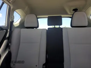 2018 Toyota RAV4 XLE z VIN JTMWFREVXJD127480, wystawiony jako Copart lot #61004625 z przebiegiem 33 179 mil mil oraz Szkoda całkowita • Salvage title. Historia ofert i sprzedaży dostępna na DreamBid. Obrazek 10.