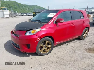2008 Scion xD z VIN JTKKU104X8J002648, wystawiony jako IAAI lot #42250330 z przebiegiem 184 000 mil mil oraz . Historia ofert i sprzedaży dostępna na DreamBid. Obrazek 2.