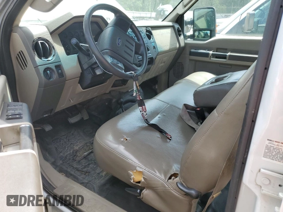 2008 Ford F-350 XL z VIN 1FTWW31R78EA62095, wystawiony jako Copart lot #56411635 z przebiegiem 107 404 mil mil oraz Szkoda całkowita • Salvage title. Historia ofert i sprzedaży dostępna na DreamBid. Obrazek 7.