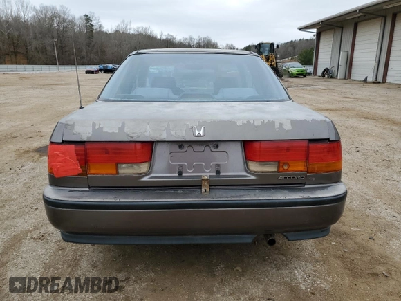 1992 Honda Accord z VIN 1HGCB7252NA019080, wystawiony jako Copart lot #48428985 z przebiegiem 259 883 mil mil oraz Szkoda całkowita • Salvage title. Historia ofert i sprzedaży dostępna na DreamBid. Obrazek 6.