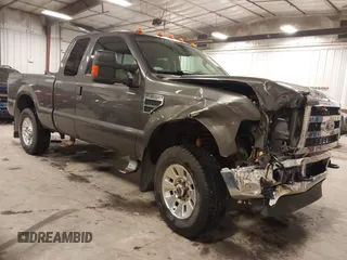 2008 Ford Super Duty F-250 SRW XL with VIN 1FTSX21568EC86400, listed as a IAAI auction lot 41674850 with 104,355 mi miles. Bid and sale history available at carsss.com. Image 1.