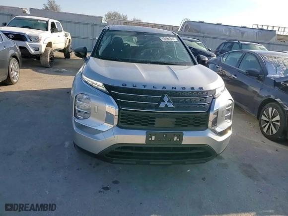 2024 Mitsubishi Outlander ES with VIN JA4J4UA81RZ020474, listed as a Copart auction lot 83088954 with 18,489 mi miles and Salvage Title. Bid and sale history available at carsss.com. Image 11.