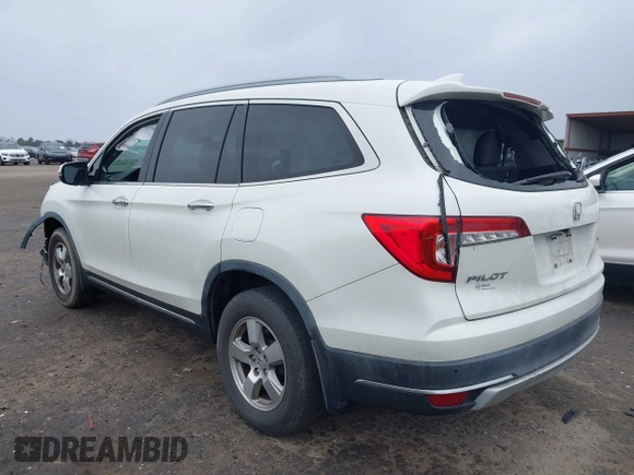 2019 Honda Pilot Touring 7-Passenger with VIN 5FNYF6H65KB035053, listed as a IAAI auction lot 41708503 with 105,710 mi miles. Bid and sale history available at carsss.com. Image 3.