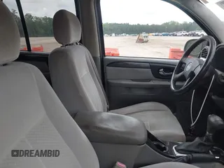 2007 GMC Envoy SLE with VIN 1GKDS13S572174308, listed as a IAAI auction lot 42211372 with 212,377 mi miles and . Bid and sale history available at DreamBid. Image 5.