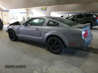 2006 Ford Mustang Standard z VIN 1ZVFT80N565227396, wystawiony jako Copart lot #43061515 z przebiegiem Nie podano mil oraz Szkoda całkowita • Salvage title. Historia ofert i sprzedaży dostępna na DreamBid. Obrazek 2.