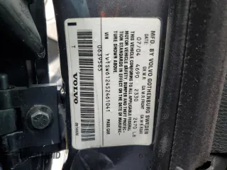 2005 Volvo V70 with VIN YV1SW612452461041, listed as a Copart auction lot 72137464 with 178,756 mi miles and Non Repairable. Bid and sale history available at carsss.com. Image 12.