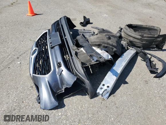 2022 Toyota Highlander XLE with VIN 5TDGZRBH3NS594857, listed as a Copart auction lot 57678895 with 21,899 mi miles and Salvage title. Bid and sale history available at DreamBid. Image 13.