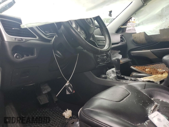 2019 Jeep Cherokee Latitude Plus с VIN 1C4PJMLB6KD431485, выставлен на аукционе Copart как лот 62214945 с пробегом 94 099 миль миль и Списание • Salvage title. История ставок и продаж доступна на DreamBid. Изображение 8.