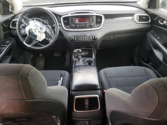 2017 Kia Sorento L with VIN 5XYPG4A35HG266100, listed as a Copart auction lot 47114545 with 164,163 mi miles and Salvage Title. Bid and sale history available at carsss.com. Image 8.
