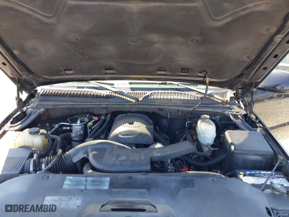 2005 Chevrolet Tahoe Z71 with VIN 1GNEK13Z35R226575, listed as a IAAI auction lot 41991713 with 152,038 mi miles. Bid and sale history available at carsss.com. Image 10.