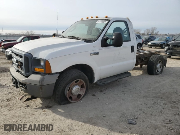 2005 Ford F-350 XL с VIN 1FDSF34595EC82207, выставлен на аукционе Copart как лот 81135964 с пробегом Не указан миль и Списание • Salvage title. История ставок и продаж доступна на DreamBid. Изображение 1.