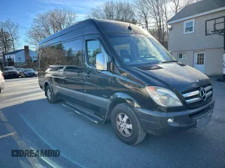 2012 Mercedes-Benz Sprinter Passenger with VIN WDZPE8CCXC5695938, listed as a Copart auction lot 81226454 with Not Provided miles and Clean Title. Bid and sale history available at carsss.com. Image 4.