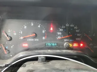 2004 Jeep Wrangler SE с VIN 1J4FA29164P771472, выставлен на аукционе Copart как лот 48162335 с пробегом 175 764 миль миль и Списание • Salvage title. История ставок и продаж доступна на DreamBid. Изображение 9.