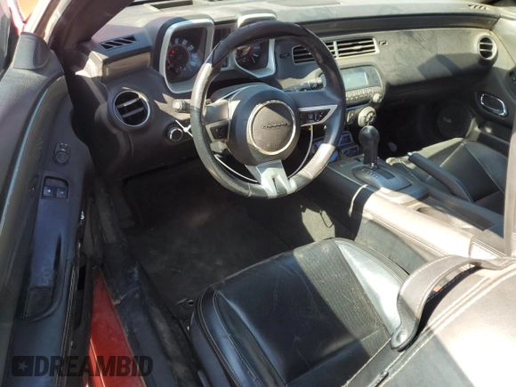 2011 Chevrolet Camaro 2LT z VIN 2G1FC1ED4B9193354, wystawiony jako Copart lot #57403725 z przebiegiem 255 443 mil mil oraz Szkoda całkowita • Salvage title. Historia ofert i sprzedaży dostępna na DreamBid. Obrazek 8.