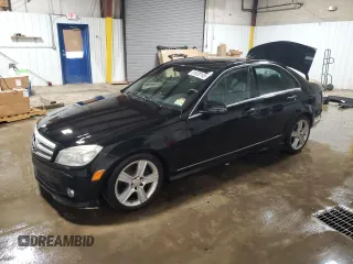 2010 Mercedes-Benz C 300 Sport z VIN WDDGF8BB3AR103233, wystawiony jako Copart lot #51829145 z przebiegiem 196 017 mil mil oraz Szkoda całkowita • Salvage title. Historia ofert i sprzedaży dostępna na DreamBid. Obrazek 1.