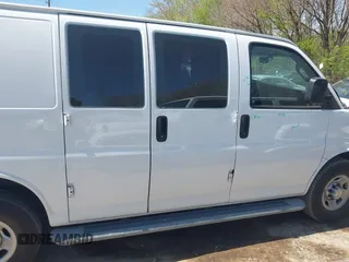 2020 Chevrolet Express Cargo Van with VIN 1GCWGAFG9L1213396, listed as a IAAI auction lot 42049377 with 122,571 mi miles. Bid and sale history available at carsss.com. Image 13.