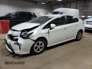 2015 Toyota Prius Four with VIN JTDKN3DU8F0448455, listed as a Copart auction lot 60176275 with 33,326 mi miles and Clean title. Bid and sale history available at DreamBid. Image 1.