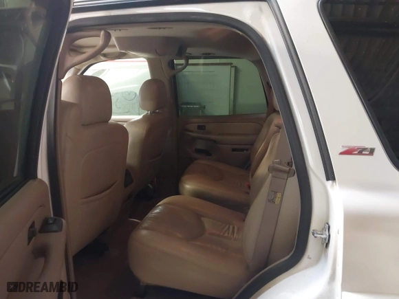 2005 Chevrolet Tahoe Z71 with VIN 1GNEC13TX5R173365, listed as a IAAI auction lot 41630555 with 188,675 mi miles. Bid and sale history available at carsss.com. Image 8.